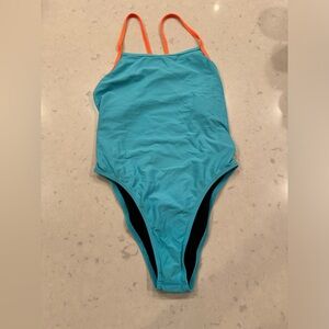 Jolyn contrast size 32 Perry back